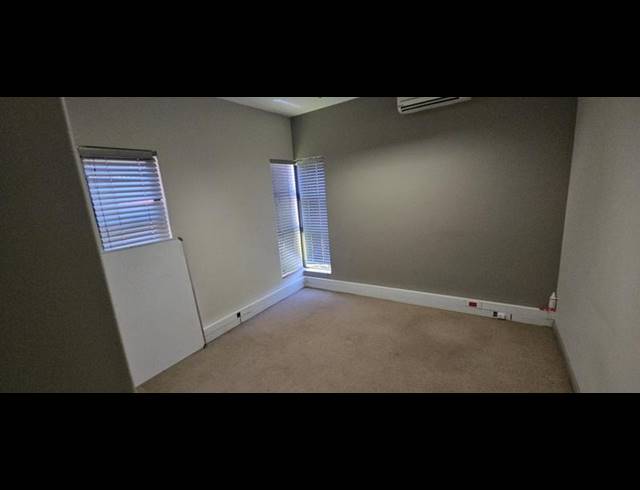 BUSINESS PROPERTY TO RENT IN CARLSWALD